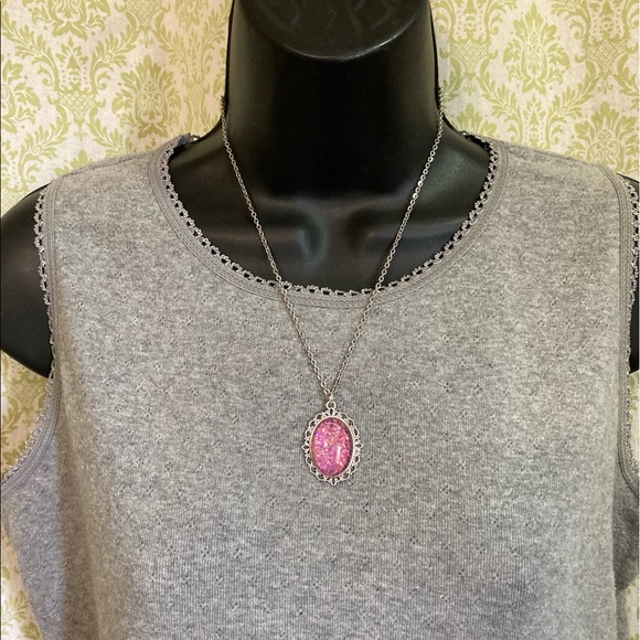 Sweetheart hand-painted pendant - Picture 3 of 9